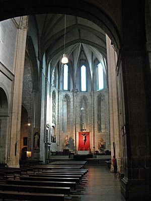 Ábside, altar, coro y nave de San Pablo