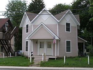 156 Garfield P7110011