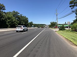 2018-07-19 12 25 09 View north along New Jersey State Route 17 between Bergen County Route 90 (Allendale Avenue) and Pleasant Avenue in Allendale, Bergen County, New Jersey
