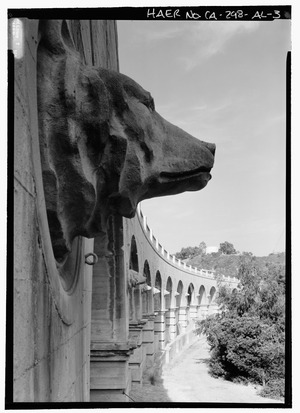 BEAR ORNAMENTS ON DOWNSTREAM SIDE OF DAM - Los Angeles Aqueduct, Mulholland Dam, Los Angeles, Los Angeles County, CA HAER CA-298-AL-3