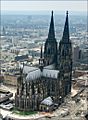 Cologne cathedral aerial (25326253726)