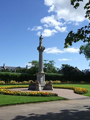 Duthie Monument - geograph.org.uk - 519398