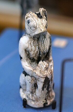 Falcon-headed feline predator, and statuettes from Tell el-Farkha. Late Predynastic period (Naqada IIIB, c. 3200–3000 BCE). Egyptian Museum (Cairo). Cropped