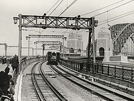 First passenger train over Sydney Harbour Brisge.jpg
