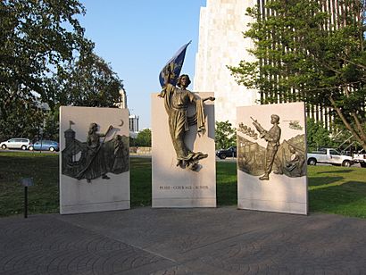 New York State Women Veterans Memorial 001.jpg