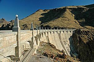 Owyhee Dam (Malheur County, Oregon scenic images) (malD0117a)