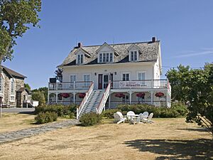 Presbytere Sainte-Flavie front