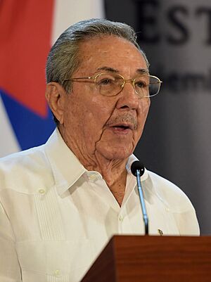 Raúl Castro Ruz en México, 2015 (3x4 cropped).jpg
