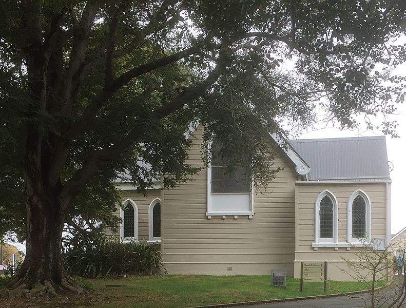 St John Roslyn approach (cropped)