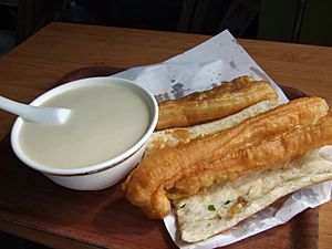 Taiwan breakfast with fresh soymilk flickr user goosmurf.jpg