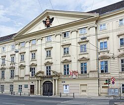 Theresianum 21803 Mittelteil in A-1040 Wien.jpg