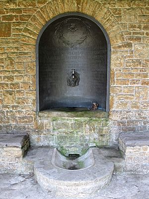 War memorial water fountain - geograph.org.uk - 1436415