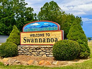 A welcome sign on U.S. Route 70