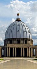 Basilica of Our Lady of Peace of Yamoussoukro-narrow.jpg