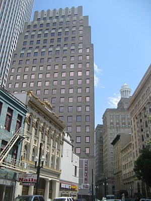 CarondeletCanyonBanksUpwardsNOLA