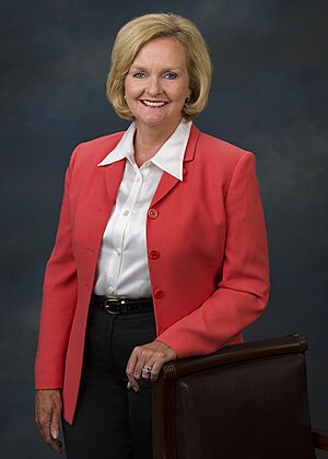 Claire McCaskill, official Senate photo portrait, standing, 2007
