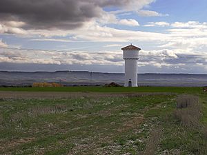 Depósito de agua - Mohernando (16669036054).jpg