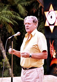 Dr. Jim Cairnes lecture at the Nambassa 3 day Music & Alternatives festival, New Zealand 1981. Photographer Michael Bennetts