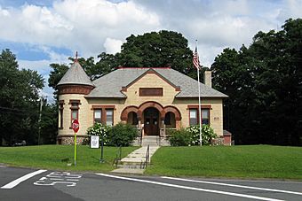 Granville Public Library, Granville MA.jpg