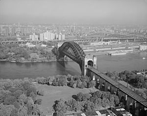 Hell Gate Bridge from west looking northeast 348973pv