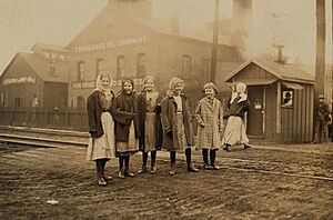 Knoxville-brookside-workers