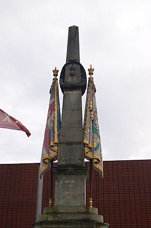 Lancashire Fusiliers War Memorial, Bury (05)