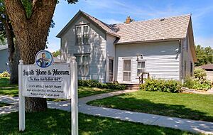 Laura ingalls wilder house that pa built de smet