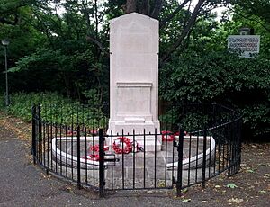 London-Plumstead, Plumstead Common, war memorial