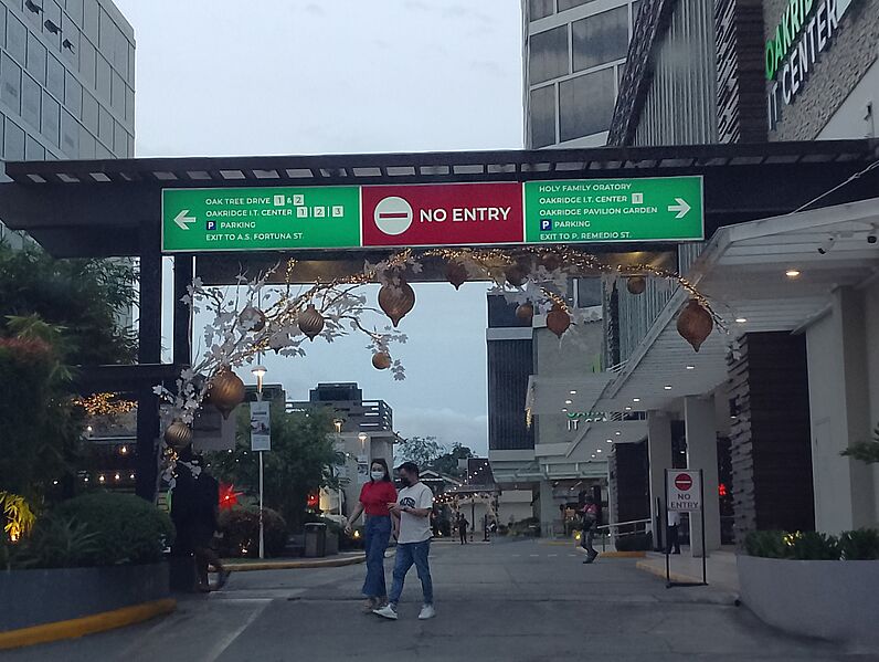 No entry sign (12-25-2022)
