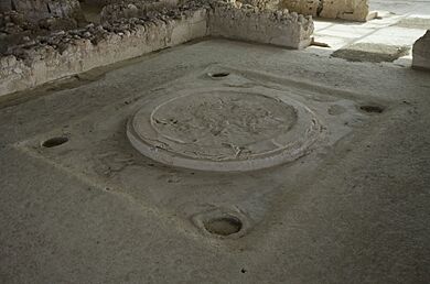 Palace of Nestor throne base (1)