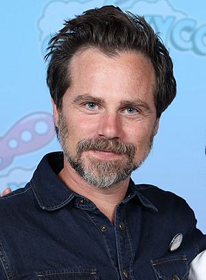 Rider Strong Photo Op - GalaxyCon Raleigh 2023 (B03593) (cropped).jpg