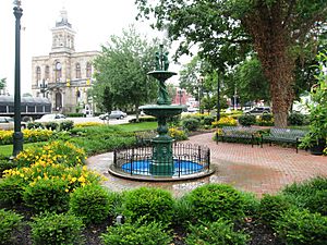 Town square of Lisbon, Ohio and Columbiana County courthouse