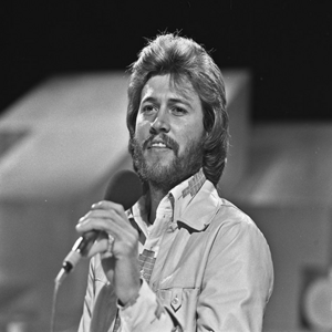 Barry Gibb (Bee Gees) - TopPop 1973 3.png