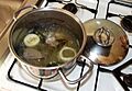 Brodo di testina in cottura