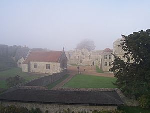 Carisbrooke castle courtyard