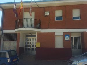 Casa consistorial de Campazas y consultorio local.jpg