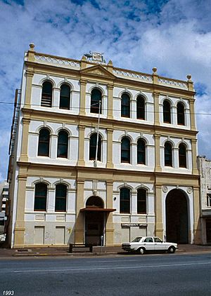 Commonwealth Offices, Townsville, 1993.jpg
