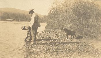 Indian River Yukon Gold Panning 1904.jpg