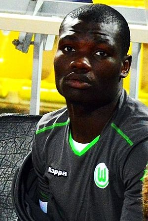 Junior Malanda 2014-10-24 Krasnodar-Wolfsburg (15).jpg