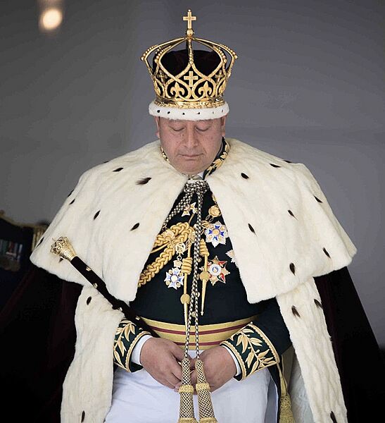 Kingtupoucropped