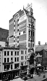 New Amsterdam Theater - 42nd St. - New York City 1905 crop.jpg