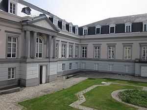 Palais d'Egmont, courtyard