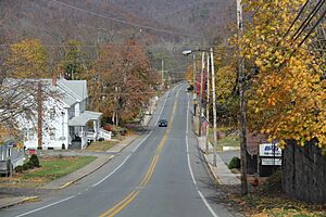 6th Street (PA 913) looking north in Saxton