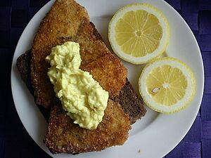 Rugbrød med fiskefileter og remoulade (7433913604)