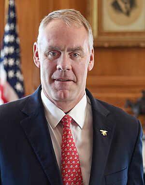 Ryan Zinke official portrait (cropped 2)