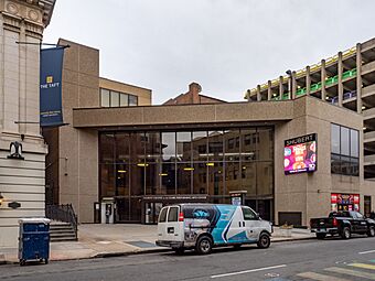 Shubert Theatre (New Haven) (54106346114).jpg