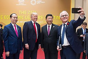 Turnbull selfie with Xi Trump Quang
