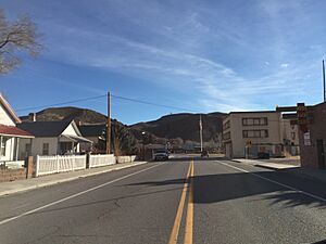2015-01-15 14 39 33 View south along U.S. Route 93 in Caliente, Nevada
