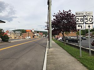 2019-05-16 17 53 35 View east along U.S. Route 50 and north along West Virginia State Route 28 (Main Street-Northwestern Pike) at Bolton Street in Romney, Hampshire County, West Virginia