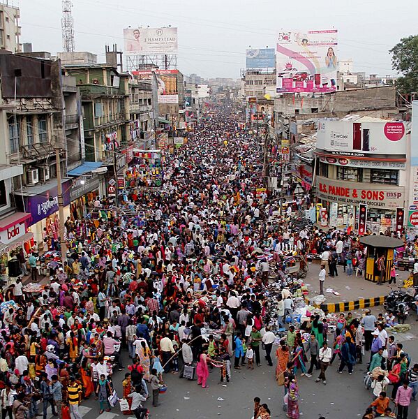 Crowd in nagpur (square)